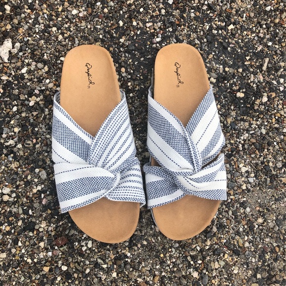 NEW! Linen Blue and White Birkenstock Style Sandal - Picture 4 of 8